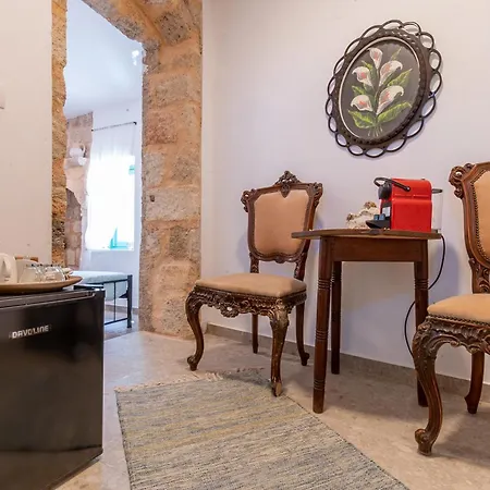 Casa Ifestou 아파트호텔